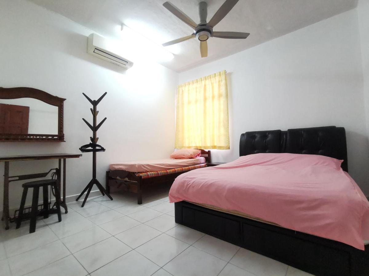 Jen Pd Homestay - Unique, Antique House No Wifi Port Dickson Buitenkant foto